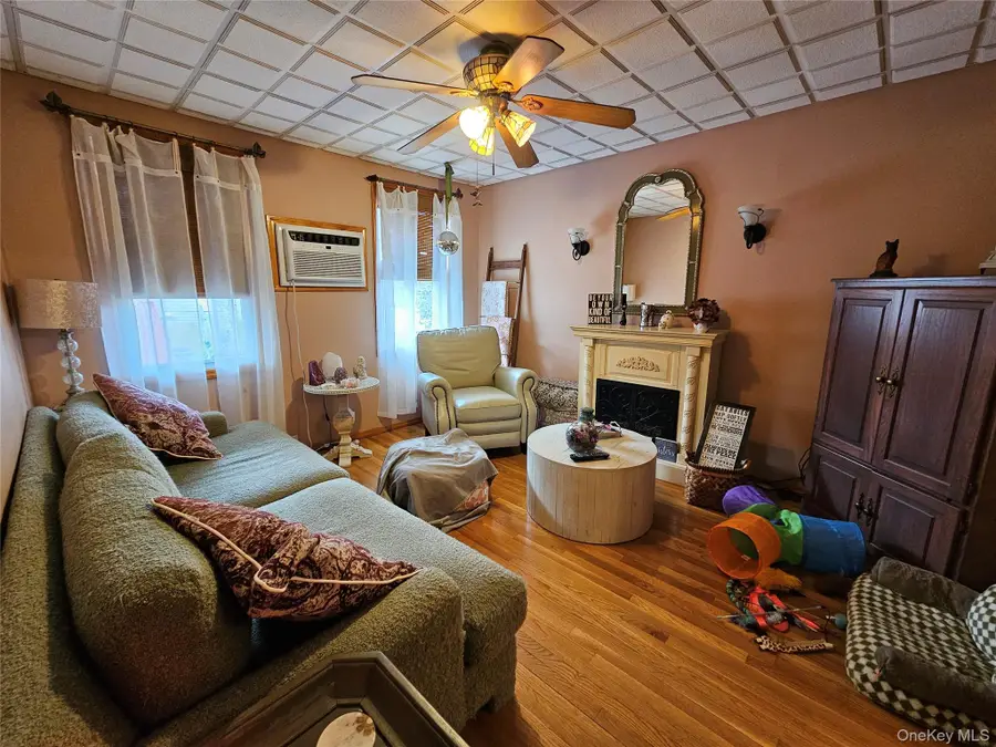 7852 79th Lane, Glendale, NY 11385 - Image #3