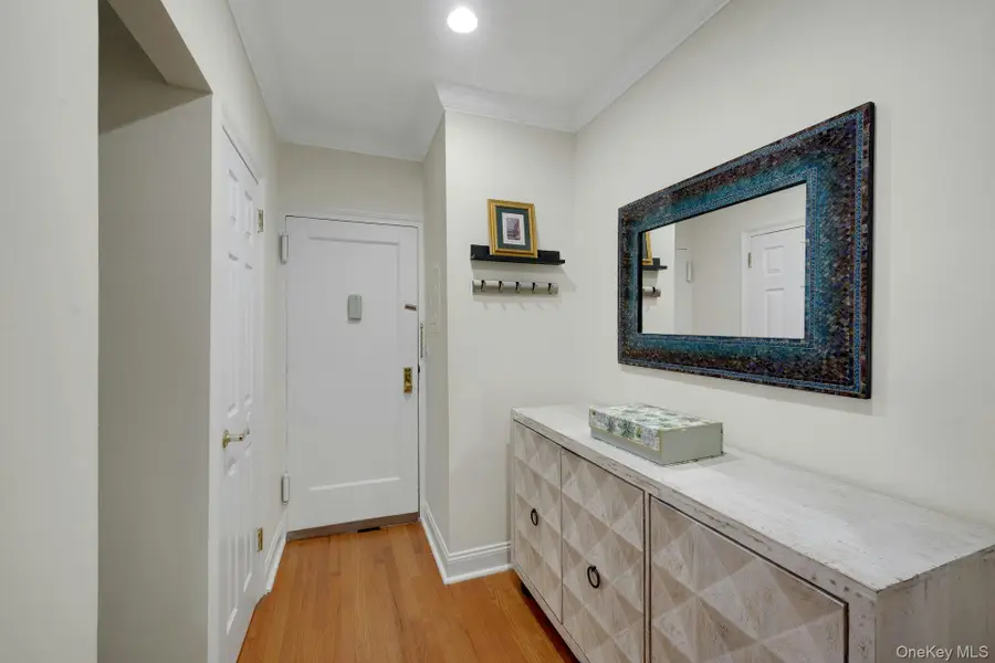 68 E Hartsdale Avenue #5M, Hartsdale, NY 10530 - Image #3