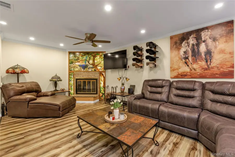 9 Squirrel Hill #231, Roslyn, NY 11576 - Image #2