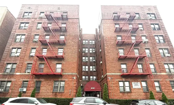 42-52 Layton Street #6F, Elmhurst, NY 11373