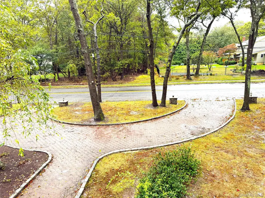 307 S Bicycle Path, Farmingville, NY 11738 - Image #2