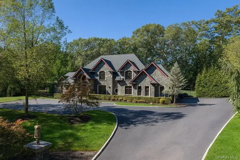 11 Victorian Lane, Brookville, NY 11545 - Image #3