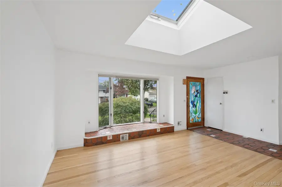 11 Montrose Drive, Commack, NY 11725 - Image #2