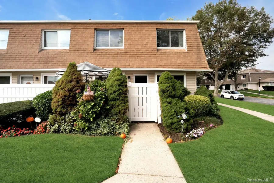 219 Storm Drive, Holtsville, NY 11742 - Image #3