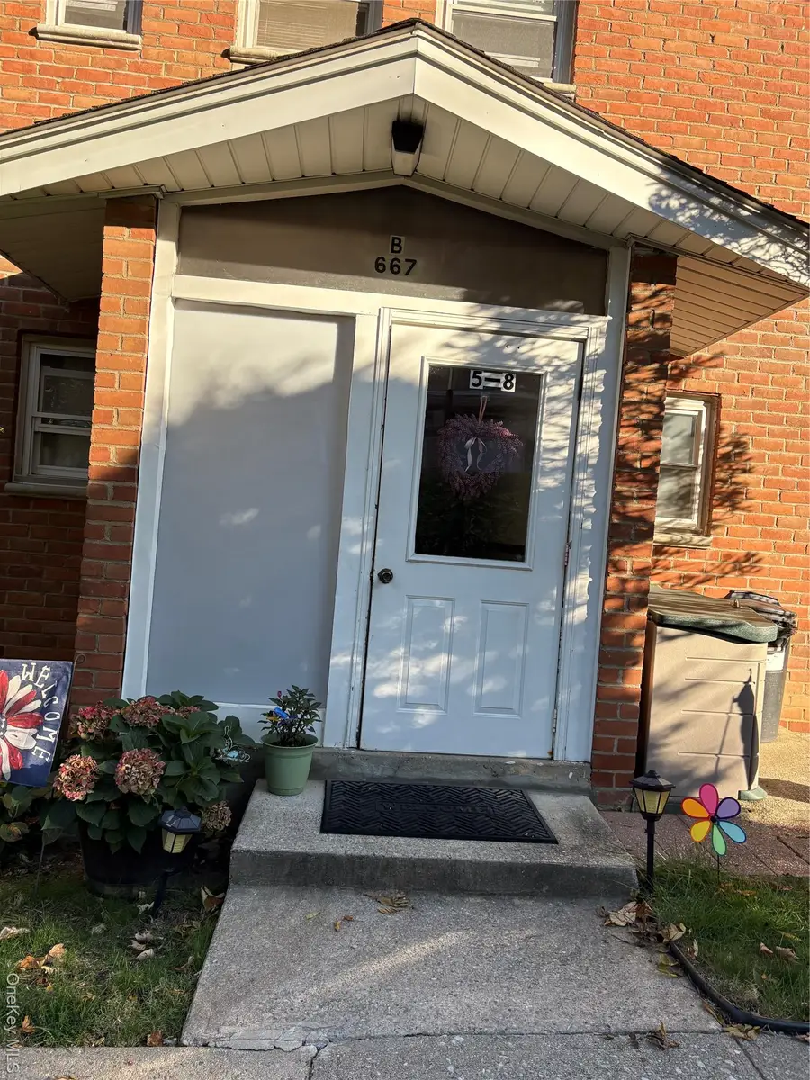 667 Pelham Rd. Road #B5, New Rochelle, NY 10805 - Image #3