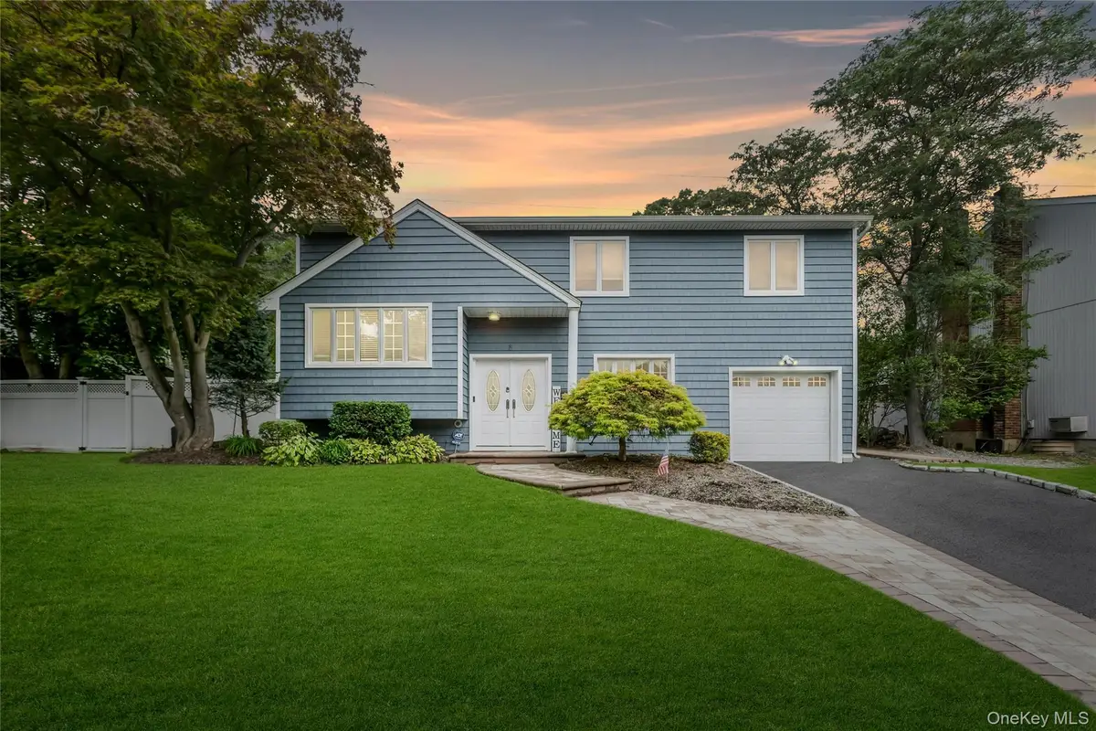 8 Lois Lane, Old Bethpage, NY 11804 - Image #1
