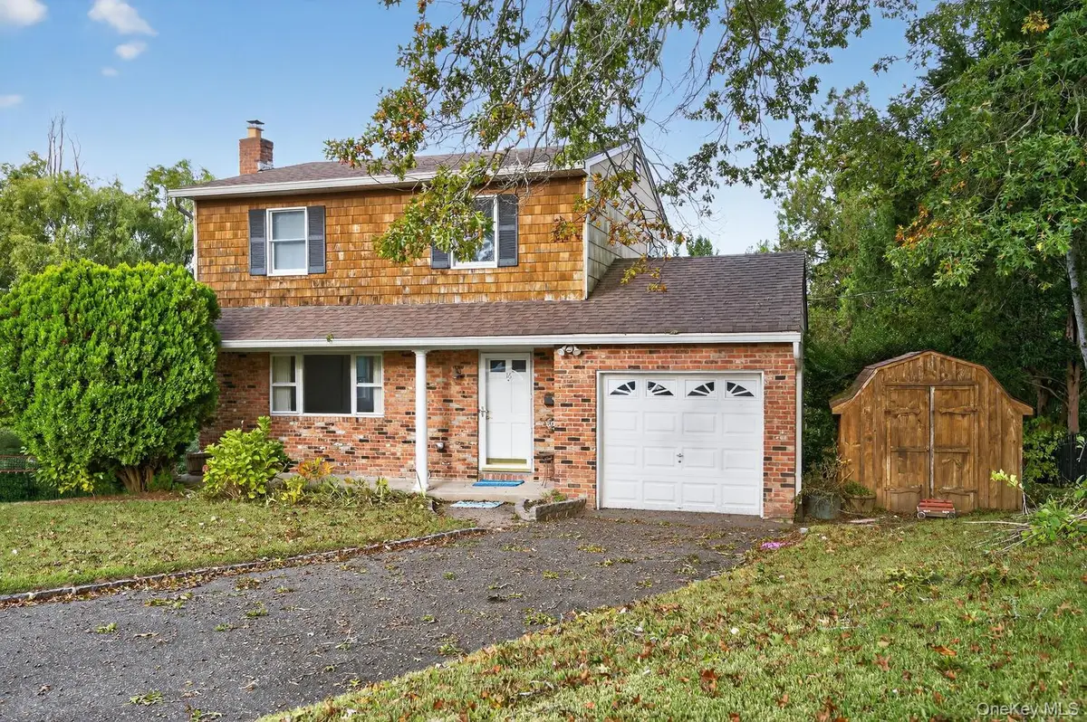 16 Wagon Lane, Glen Head, NY 11545 - Image #1