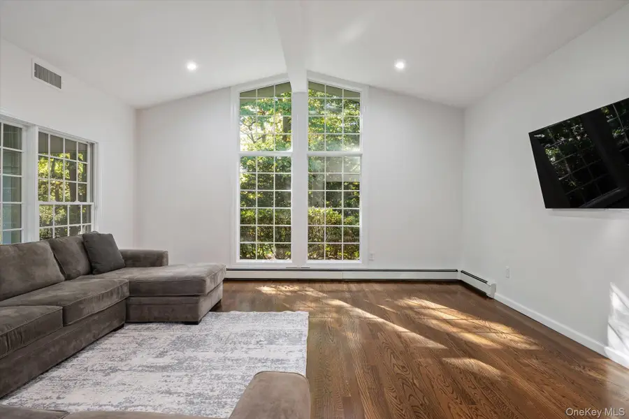 16 Tuxedo Drive, Melville, NY 11747 - Image #3