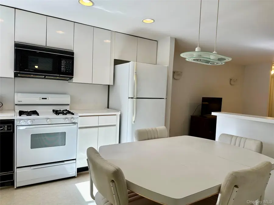 247 Birchwood Road, Medford, NY 11763 - Image #3