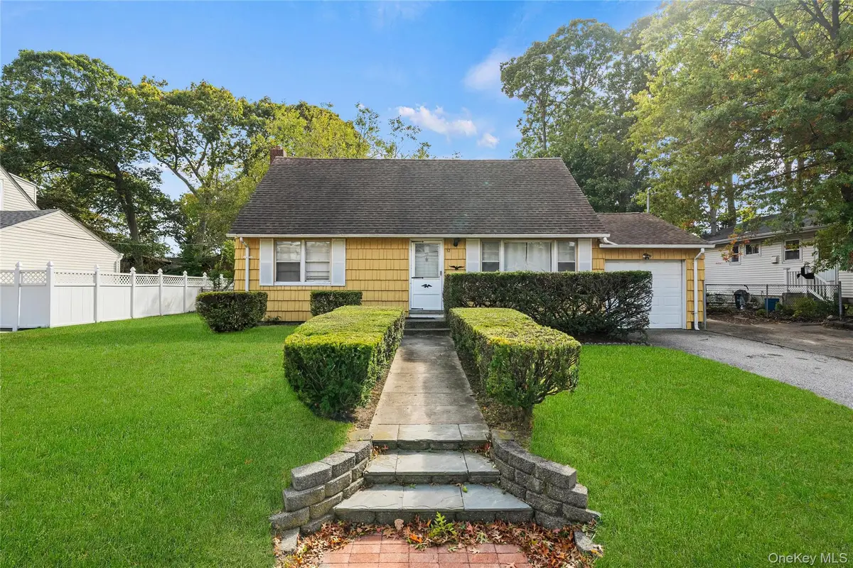 32 Phelps Lane, North Babylon, NY 11703 - Image #1