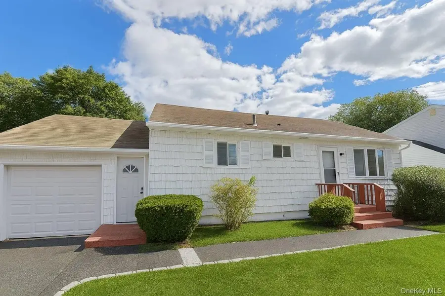 26 Midday Drive, Centereach, NY 11720 - Image #2