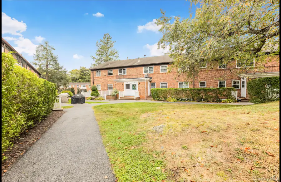 14 Fieldstone Drive #340, Hartsdale, NY 10530 - Image #2