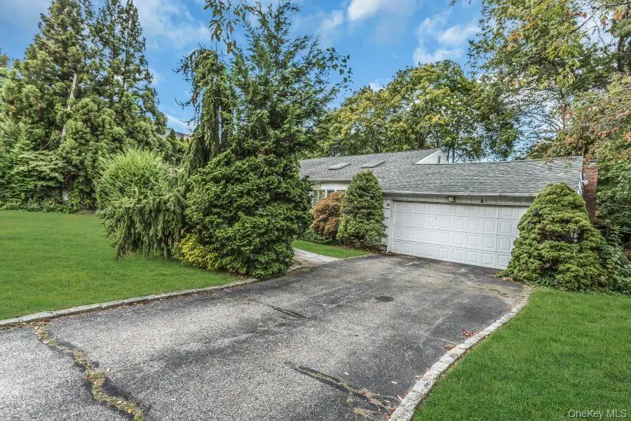 15 Cedar Drive, Roslyn, NY 11576 - Image #2