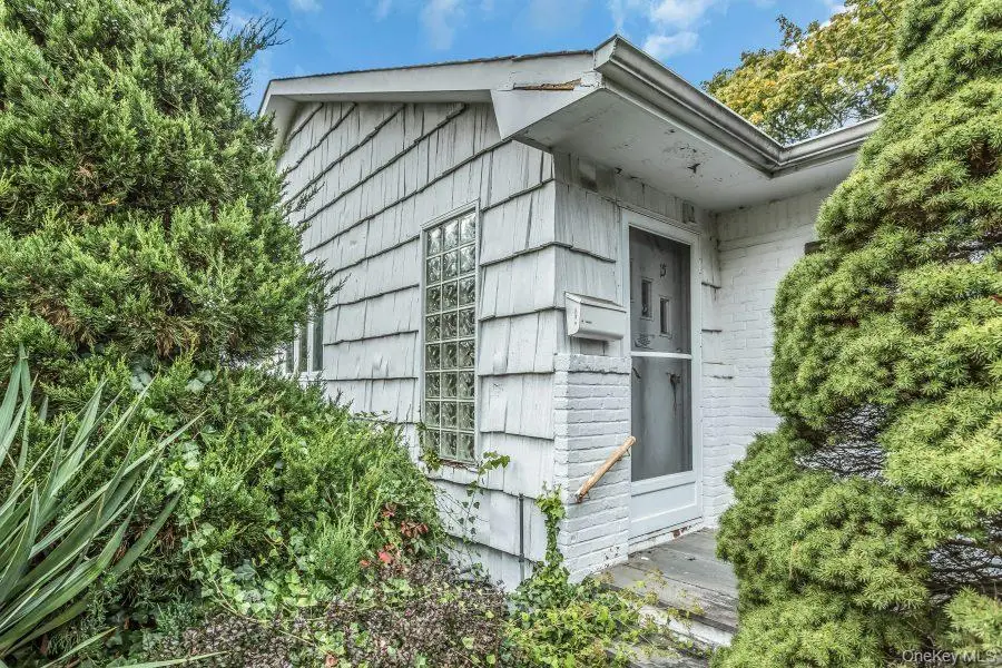 15 Cedar Drive, Roslyn, NY 11576 - Image #3