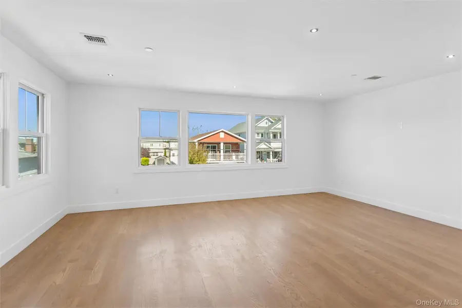 31 Kent Road, Island Park, NY 11558 - Image #3