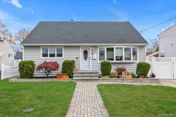 5 Wilfred Boulevard, Hicksville, NY 11801