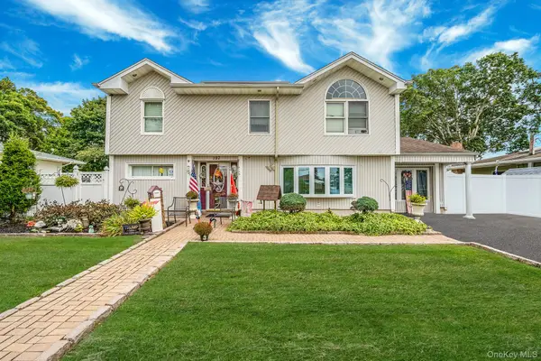 197 E 2nd Street, Deer Park, NY 11729