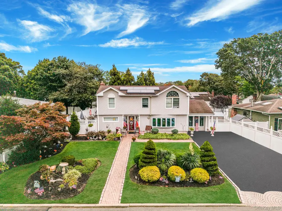 197 E 2nd Street, Deer Park, NY 11729 - Image #2