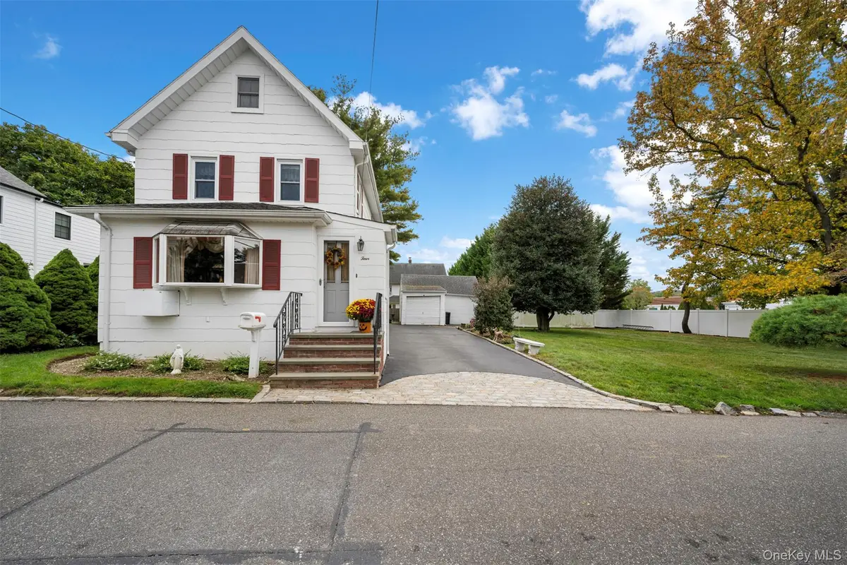 4 Elm Street, Greenvale, NY 11548 - Image #1