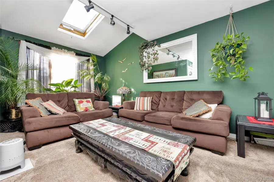 1558 9th Street, West Babylon, NY 11704 - Image #2