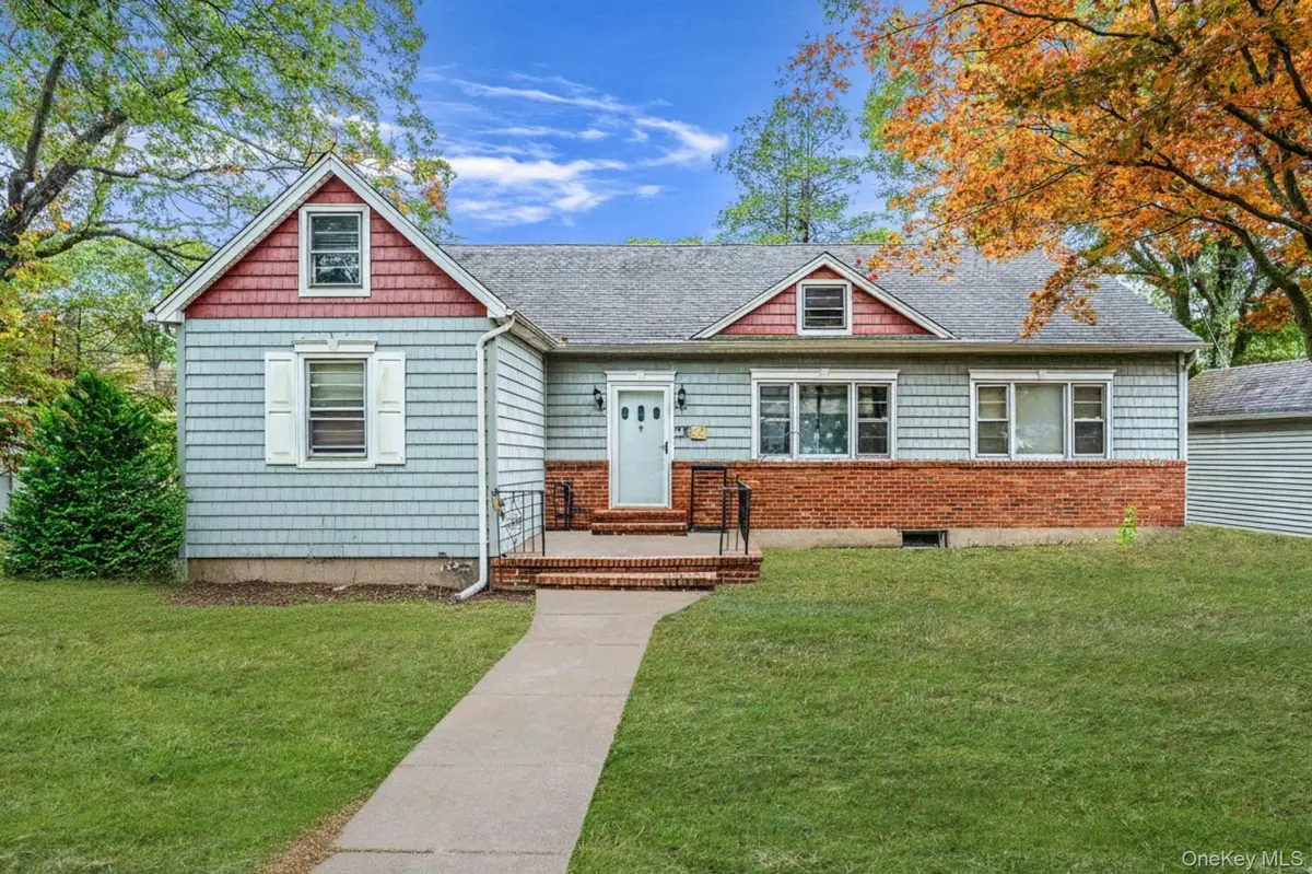 34 Rose Court, Smithtown, NY 11787 - Image #1