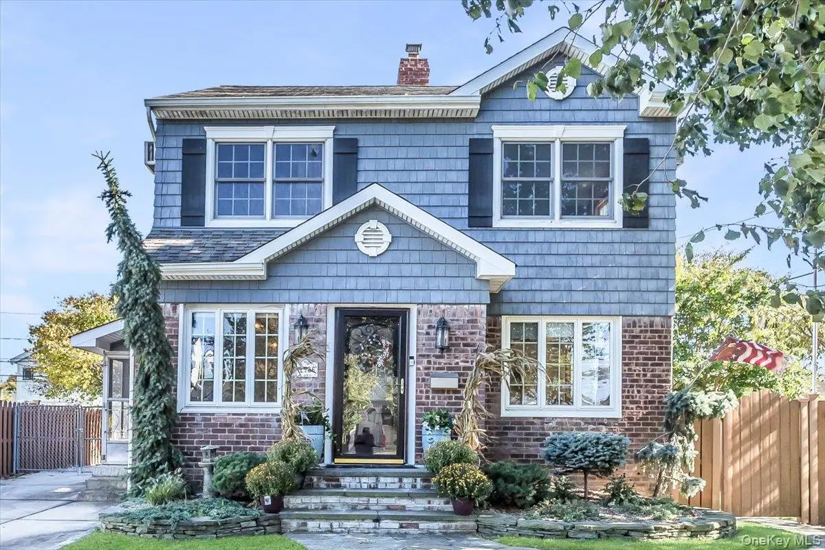 2186 Mcclellan Street, East Meadow, NY 11554 - Image #1