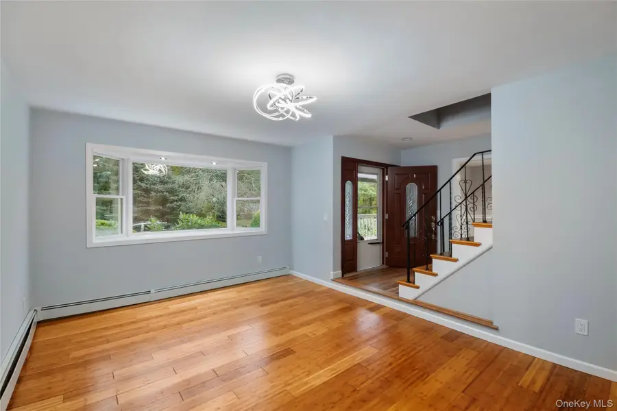 561 Birch Hollow Drive, Shirley, NY 11967 - Image #3