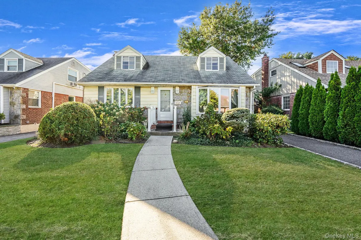 43 Shortridge Drive, Mineola, NY 11501 - Image #1