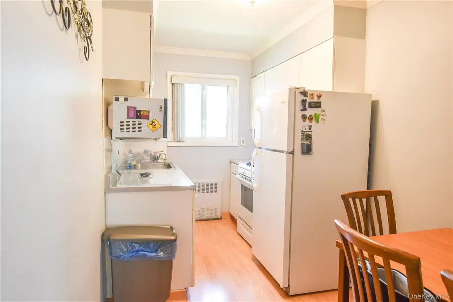 112 Edmunton Drive #C4, North Babylon, NY 11703 - Image #3