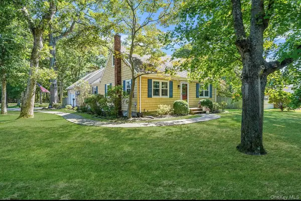 50 Head Of The Neck Road, Bellport, NY 11713