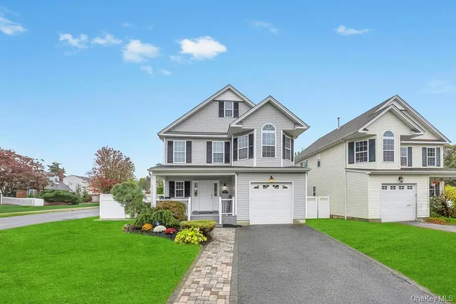 118 Franklin Avenue, East Northport, NY 11731 - Image #2