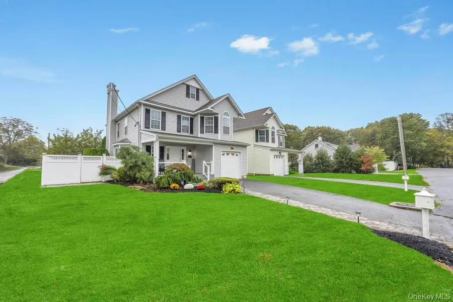 118 Franklin Avenue, East Northport, NY 11731 - Image #3