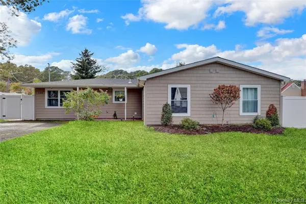 128 S Bicycle Path, Selden, NY 11784