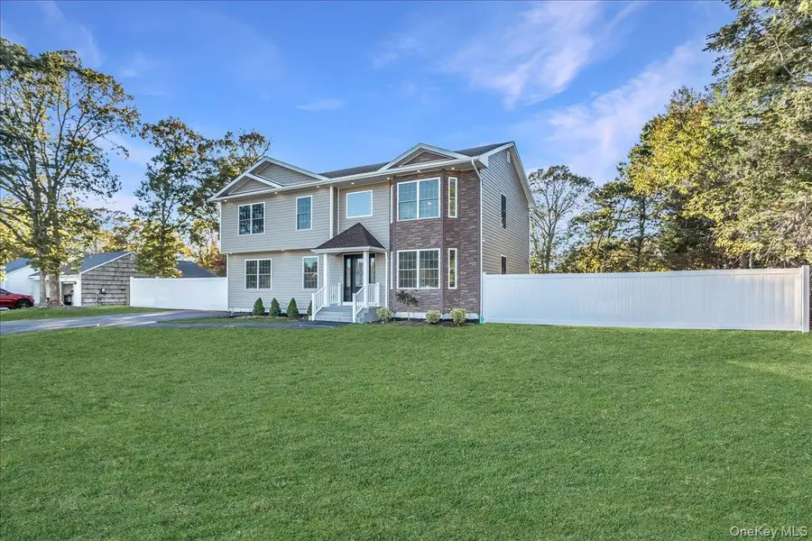 26 Gabon Lane, Coram, NY 11727 - Image #3