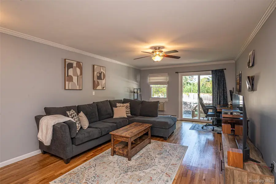 2319 Wilshire Lane #B19, Oakdale, NY 11769 - Image #2