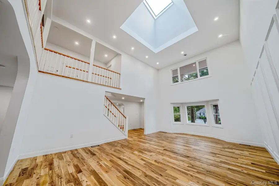 6 Connetquot Drive, Oakdale, NY 11769 - Image #2