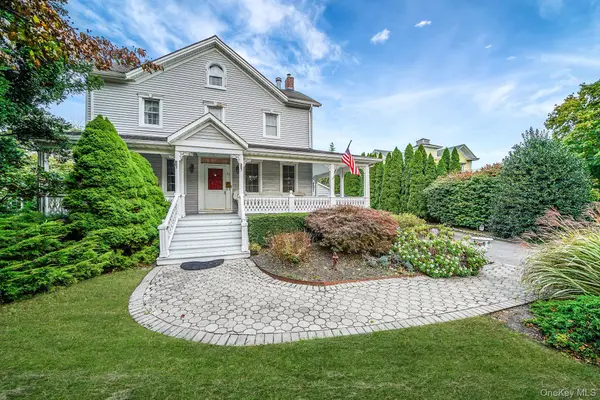 39 Handsome Avenue, Sayville, NY 11782