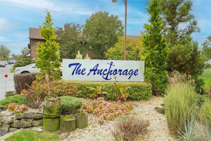 211 Mariners Way, Copiague, NY 11726 - Image #3