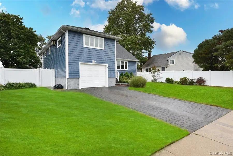 33 Ford Drive S, Massapequa, NY 11758 - Image #3