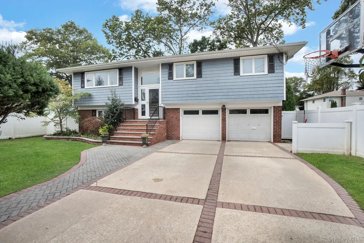 978 Little Whaleneck Road, North Merrick, NY 11566 - Image #1