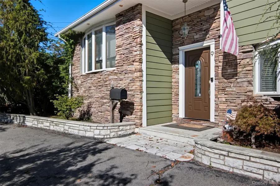 9 Coral Court, Malverne, NY 11565 - Image #2