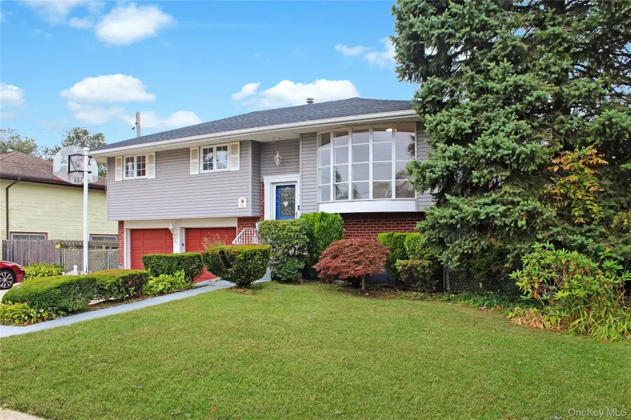 640 Carlls Path, Deer Park, NY 11729 - Image #2