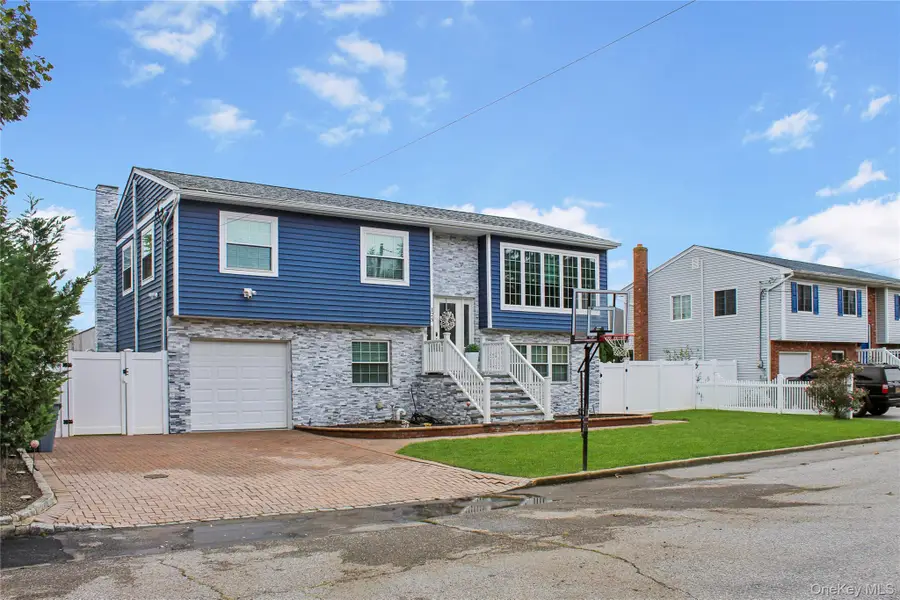 125 Spruce Street, Lindenhurst, NY 11757 - Image #2