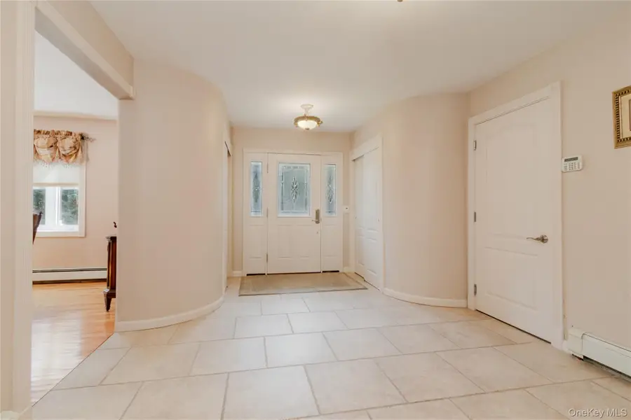 32 Dover Hill Drive, Nesconset, NY 11767 - Image #3