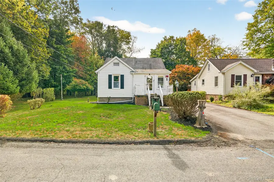 18 Oakwood Road, Bardonia, NY 10954 - Image #2