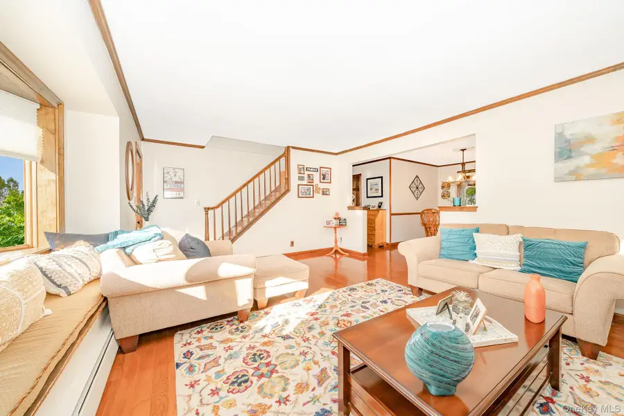 3 Roxbury Lane, Massapequa, NY 11758 - Image #2