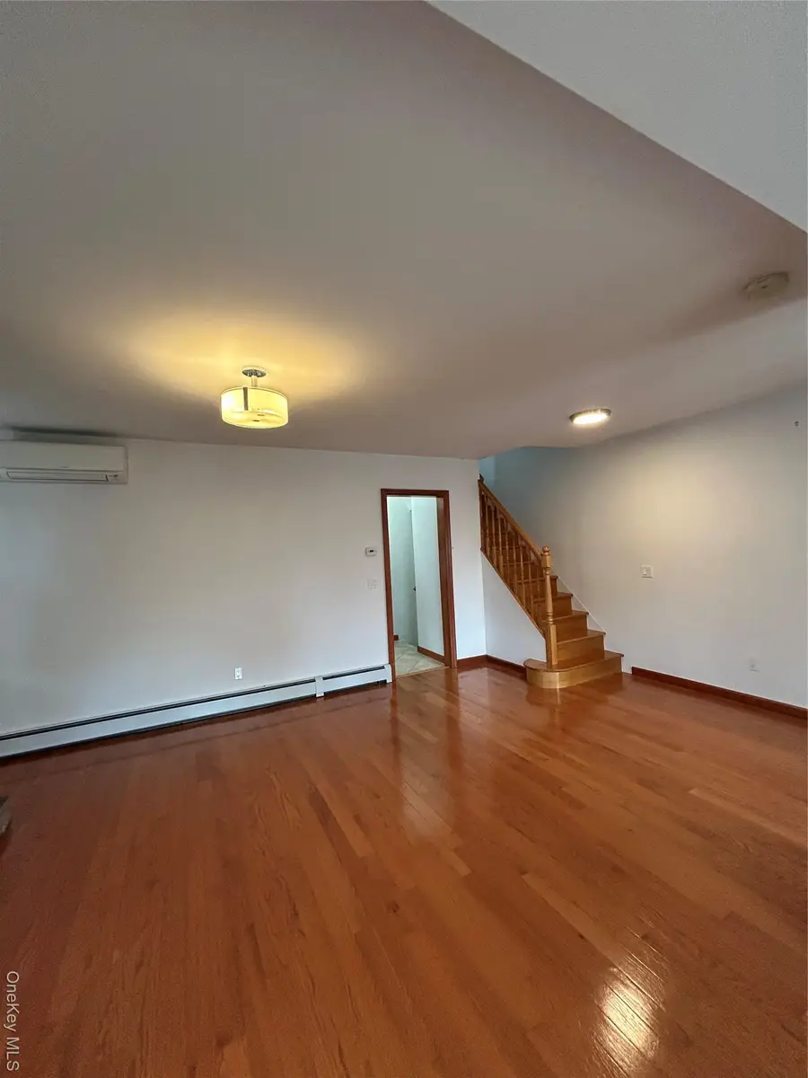 126 2 Street, New Hyde Park, NY 11040 - Image #2