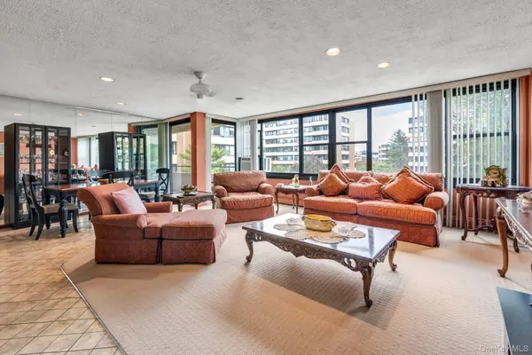 10-01 162 St #4A, Beechhurst, NY 11357