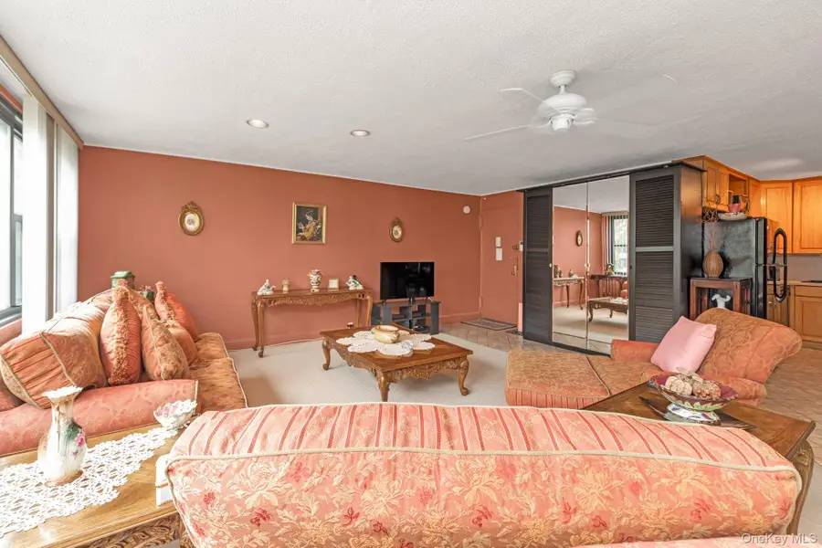 10-01 162 St #4A, Beechhurst, NY 11357 - Image #3