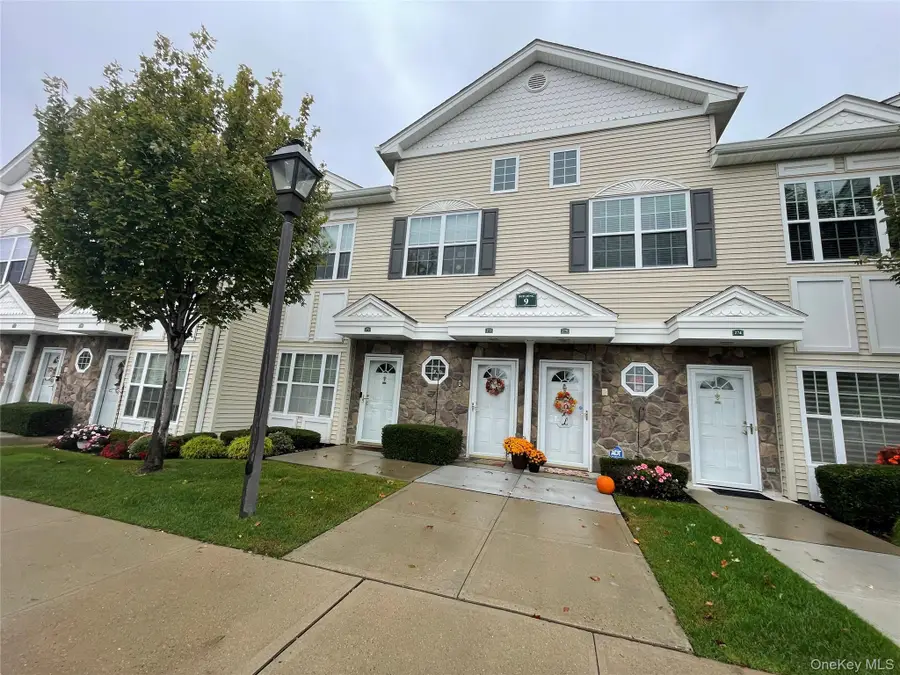 272 Spring Drive, East Meadow, NY 11554 - Image #2